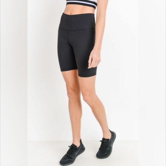Mono B Pants - Highwaist Solid Short Leggings